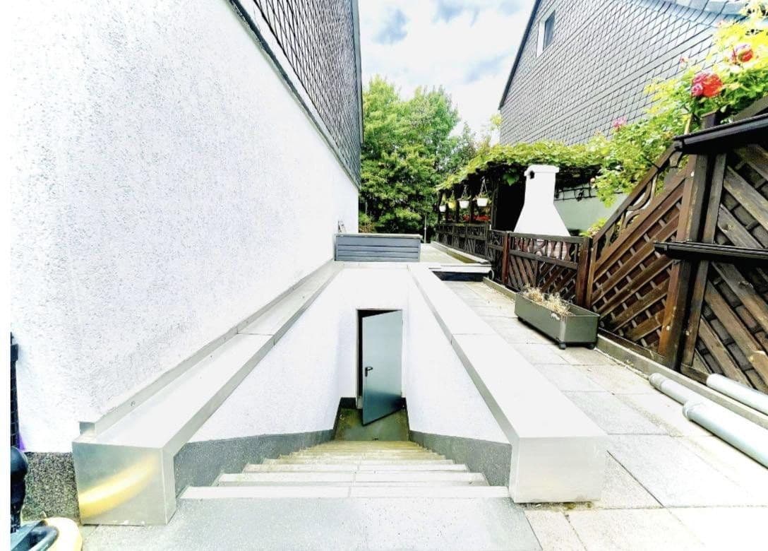 Predaj domu 140 m², pozemek 202 m², Wuppertal, Severné Porýnie - Westfálsko Predaj domu 140 m², pozemek 202 m², Wuppertal, Severné Porýnie - Westfálsko