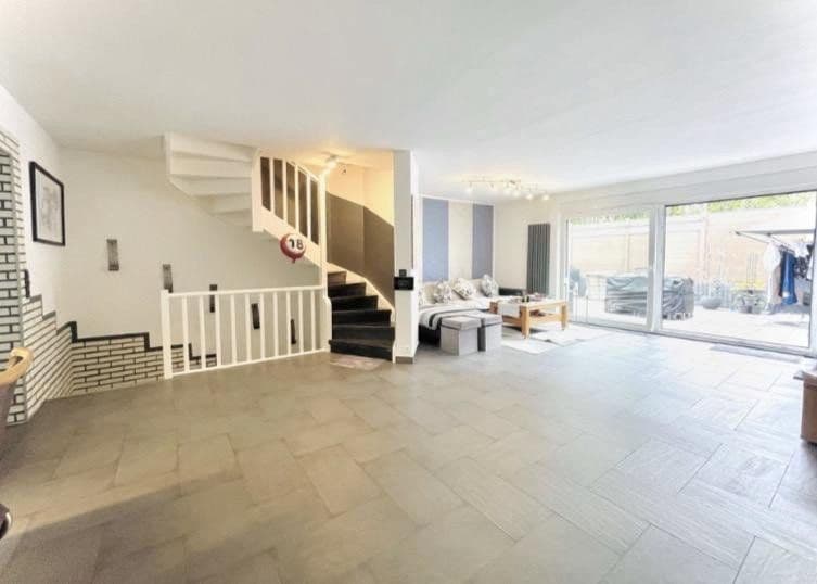 Predaj domu 140 m², pozemek 202 m², Wuppertal, Severné Porýnie - Westfálsko Predaj domu 140 m², pozemek 202 m², Wuppertal, Severné Porýnie - Westfálsko
