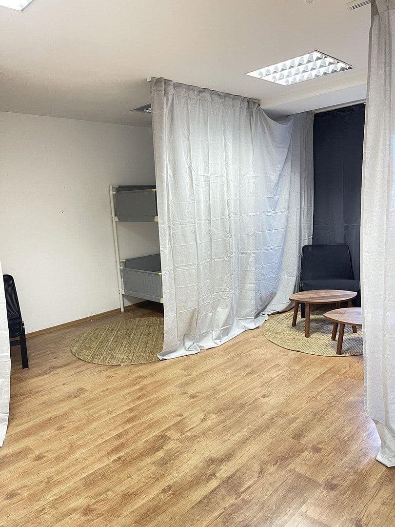 Prenájom nebytového priestoru 490 m², Jägerstraße 11-13, Limbach-Oberfrohna, Sasko Prenájom nebytového priestoru 490 m², Jägerstraße 11-13, Limbach-Oberfrohna, Sasko
