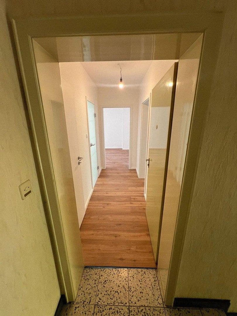 Prenájom bytu 2-izbový 50 m², Jülicherstr. 1, Wuppertal, Severné Porýnie - Westfálsko Prenájom bytu 2-izbový 50 m², Jülicherstr. 1, Wuppertal, Severné Porýnie - Westfálsko