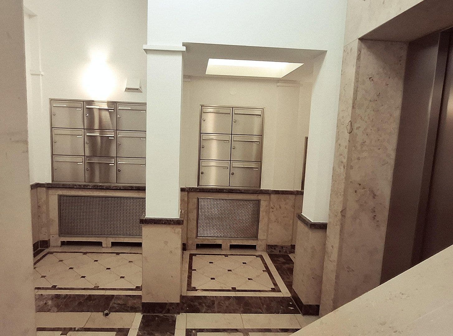 Predaj bytu 3-izbový 110 m², Berlin, Berlín Predaj bytu 3-izbový 110 m², Berlin, Berlín
