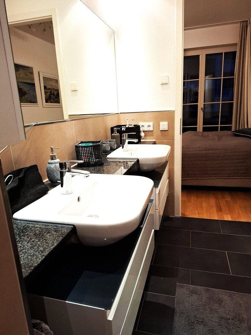 Predaj bytu 3-izbový 110 m², Berlin, Berlín Predaj bytu 3-izbový 110 m², Berlin, Berlín