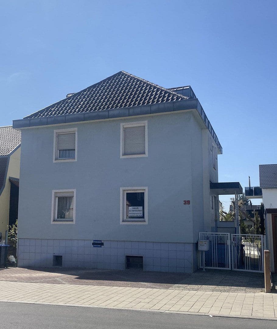 Predaj domu 159 m², pozemek 303 m², Ostfildern, Bádensko-Wurttembersko Predaj domu 159 m², pozemek 303 m², Ostfildern, Bádensko-Wurttembersko