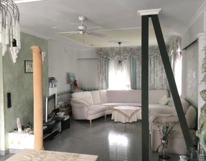 Predaj domu 159 m², pozemek 303 m², Ostfildern, Bádensko-Wurttembersko Predaj domu 159 m², pozemek 303 m², Ostfildern, Bádensko-Wurttembersko