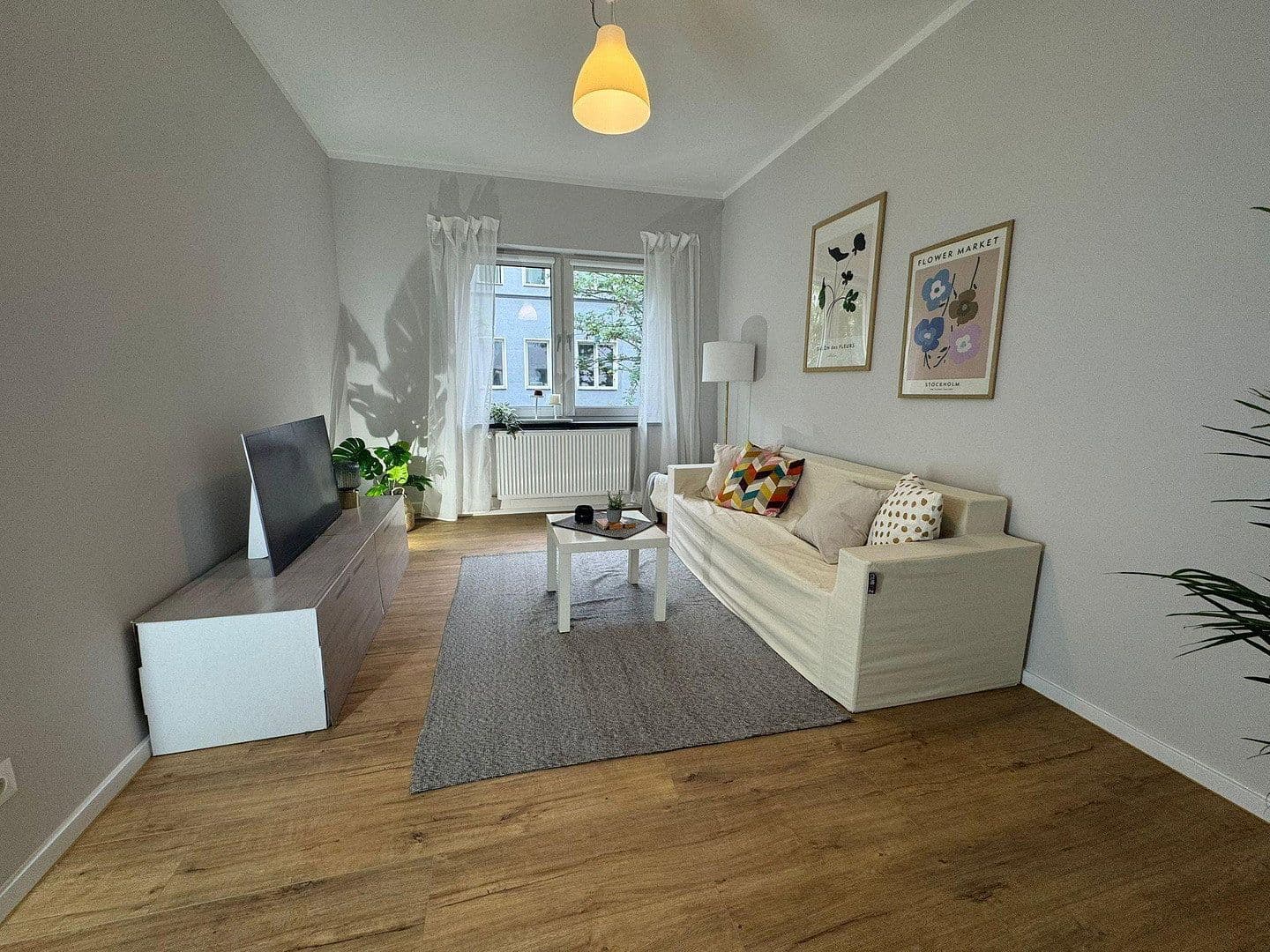 Prenájom bytu 2-izbový 65 m², Siemensstraße 52, Düsseldorf, Severné Porýnie - Westfálsko Prenájom bytu 2-izbový 65 m², Siemensstraße 52, Düsseldorf, Severné Porýnie - Westfálsko