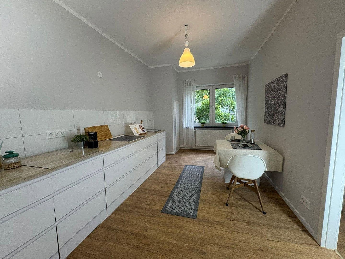 Prenájom bytu 2-izbový 65 m², Siemensstraße 52, Düsseldorf, Severné Porýnie - Westfálsko Prenájom bytu 2-izbový 65 m², Siemensstraße 52, Düsseldorf, Severné Porýnie - Westfálsko