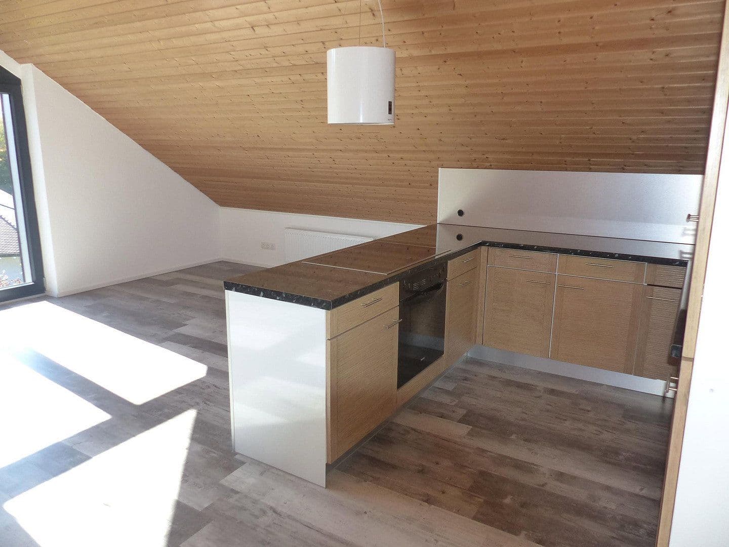 Prenájom bytu 3-izbový 60 m², Albstadt, Bádensko-Wurttembersko Prenájom bytu 3-izbový 60 m², Albstadt, Bádensko-Wurttembersko
