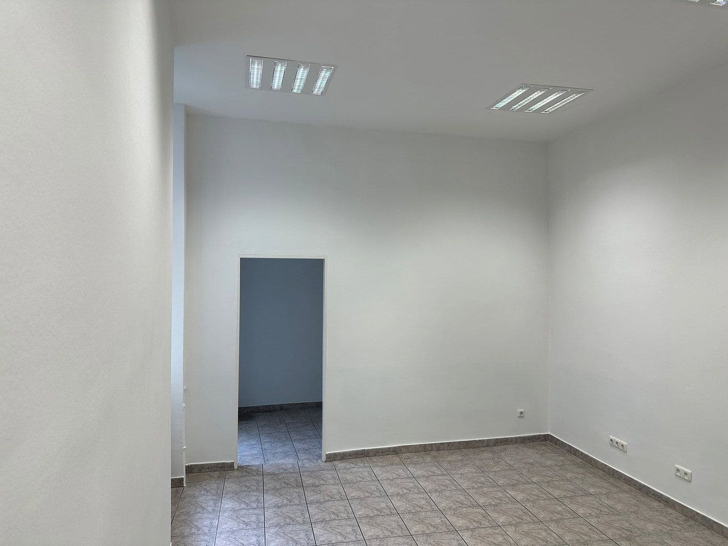 Prenájom kancelárie 54 m², Hohenzollerndamm 195, Berlin, Berlín Prenájom kancelárie 54 m², Hohenzollerndamm 195, Berlin, Berlín