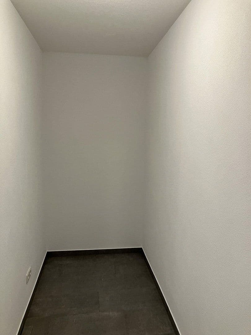 Prenájom bytu 3-izbový 90 m², Bahnhofstraße 47, Groß-Bieberau, Hesensko Prenájom bytu 3-izbový 90 m², Bahnhofstraße 47, Groß-Bieberau, Hesensko