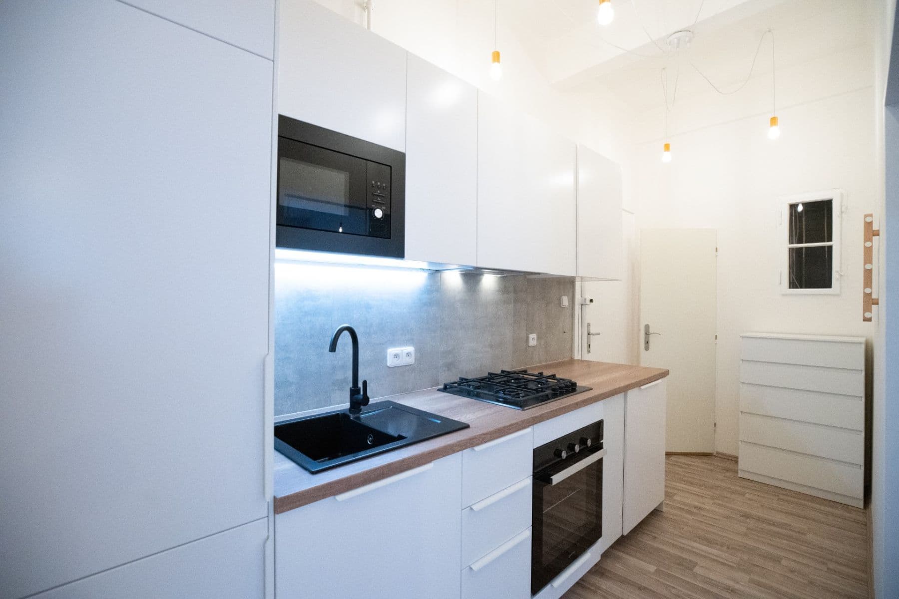 Prenájom bytu 2-izbový 48 m², Žerotínova, Praha, Praha Prenájom bytu 2-izbový 48 m², Žerotínova, Praha, Praha