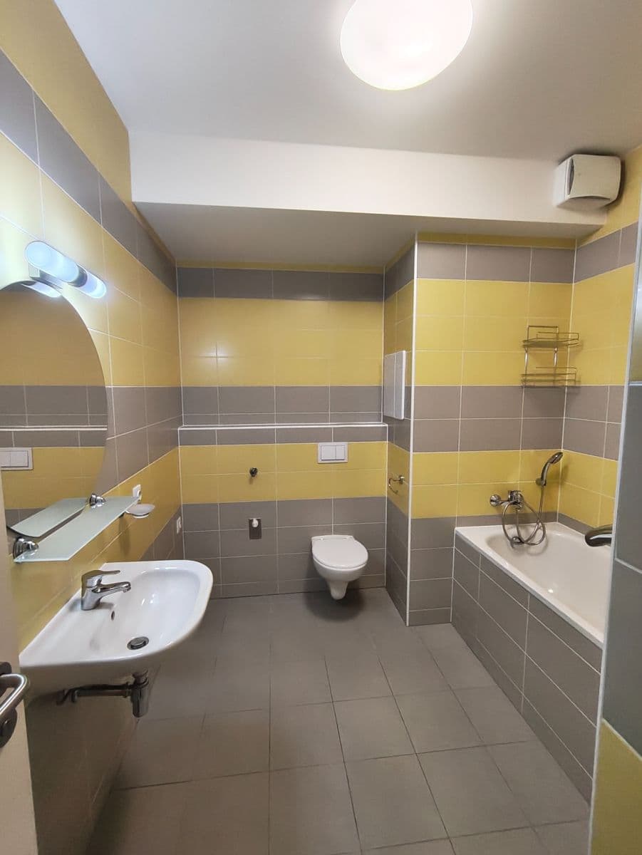 Prenájom bytu 2-izbový 52 m², Olgy Havlové, Praha, Praha Prenájom bytu 2-izbový 52 m², Olgy Havlové, Praha, Praha