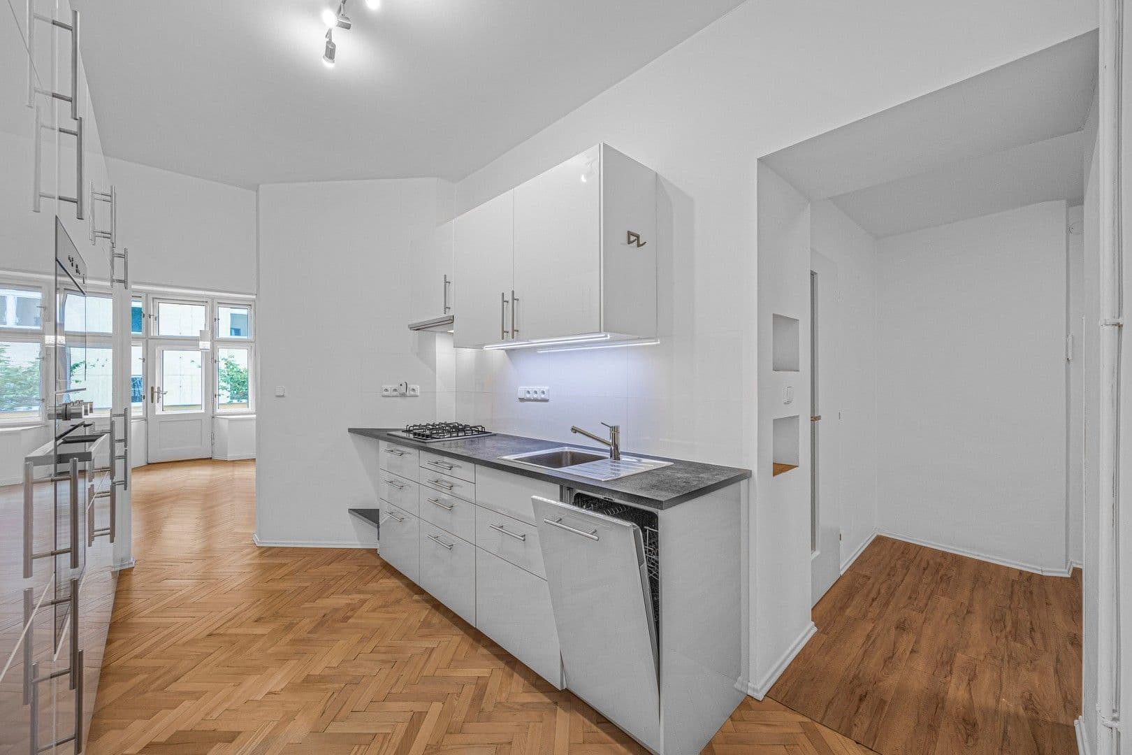 Prenájom bytu 2-izbový 50 m², Přemyslovská, Praha, Praha Prenájom bytu 2-izbový 50 m², Přemyslovská, Praha, Praha