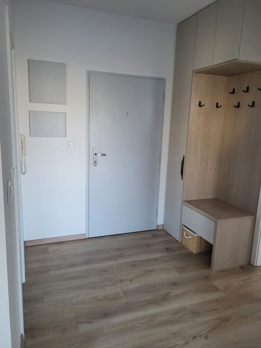 Prenájom bytu 3-izbový 64 m², Sedmokrásková, Marianka, Bratislavský kraj Prenájom bytu 3-izbový 64 m², Sedmokrásková, Marianka, Bratislavský kraj