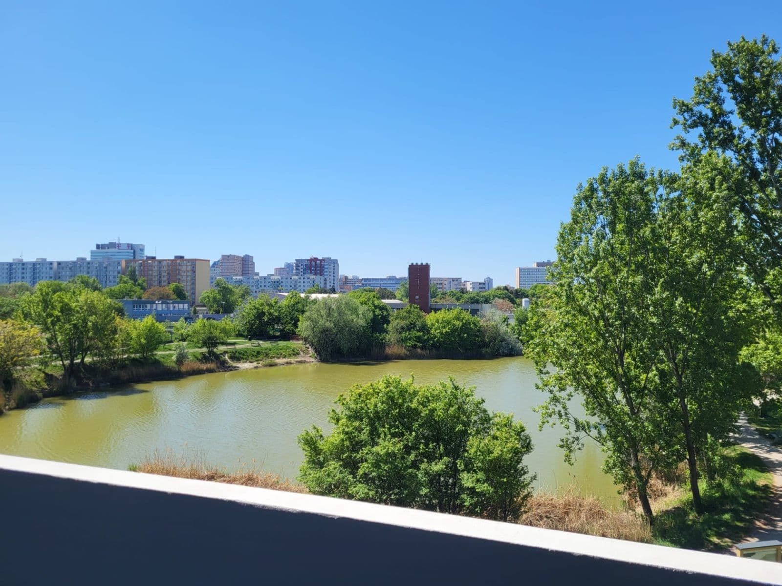 Prenájom bytu 3-izbový 64 m², Sedmokrásková, Marianka, Bratislavský kraj Prenájom bytu 3-izbový 64 m², Sedmokrásková, Marianka, Bratislavský kraj