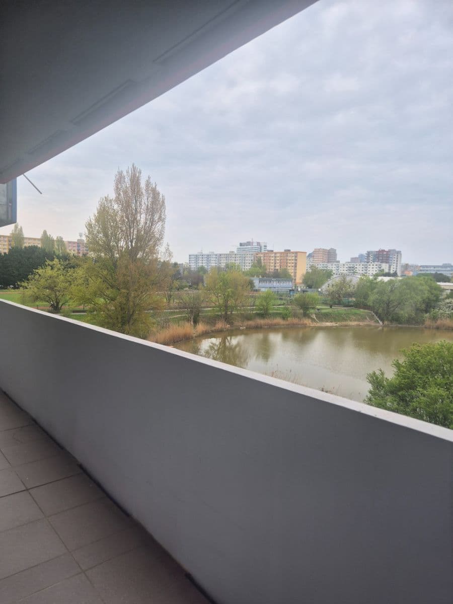 Prenájom bytu 3-izbový 64 m², Sedmokrásková, Marianka, Bratislavský kraj Prenájom bytu 3-izbový 64 m², Sedmokrásková, Marianka, Bratislavský kraj