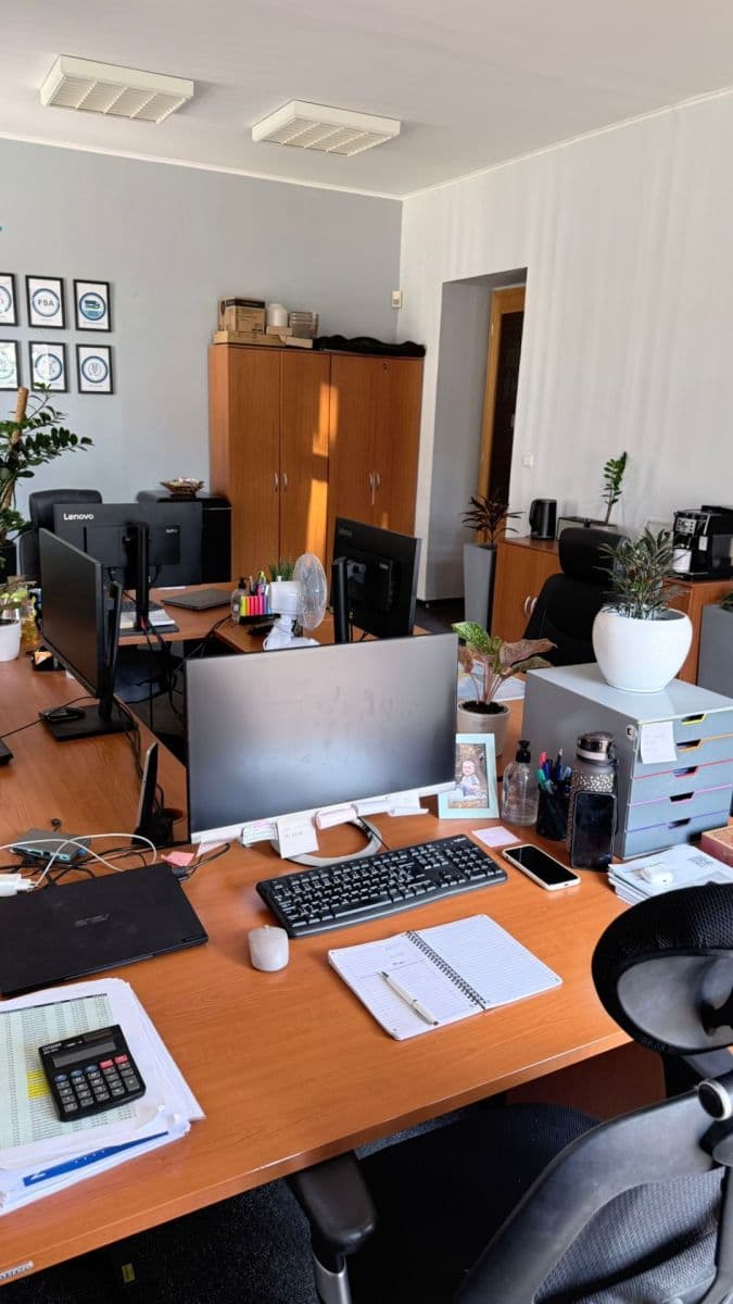 Prenájom kancelárie 54 m², Jeseniova, Praha, Praha Prenájom kancelárie 54 m², Jeseniova, Praha, Praha