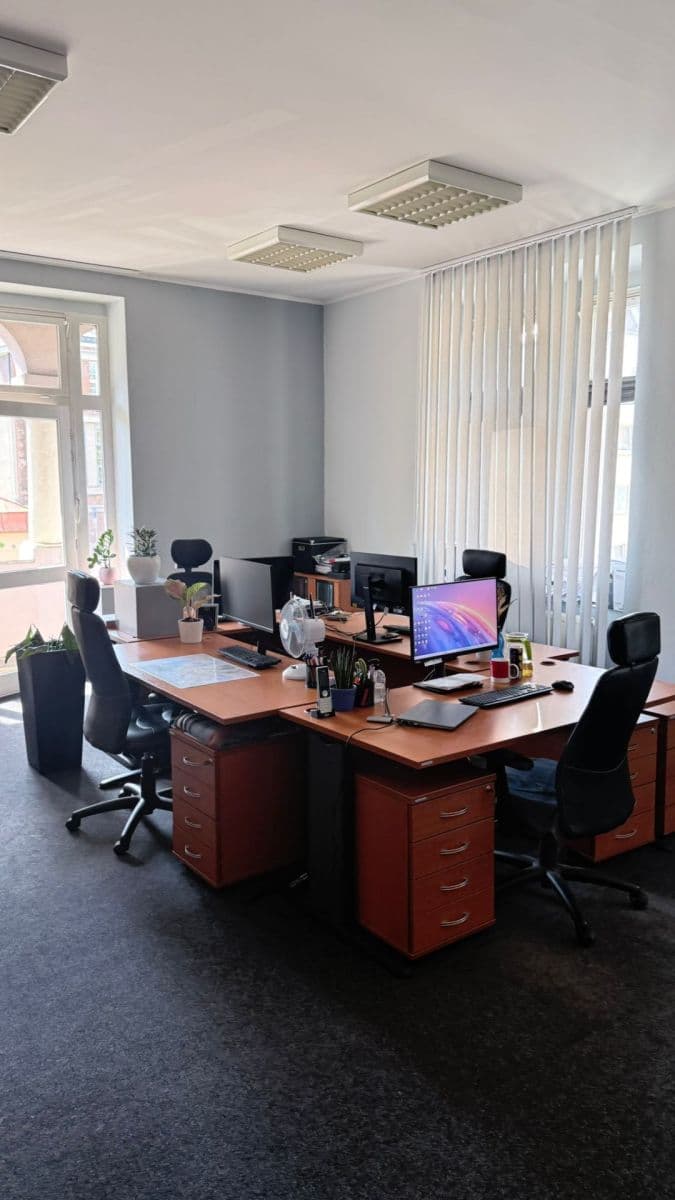 Prenájom kancelárie 54 m², Jeseniova, Praha, Praha Prenájom kancelárie 54 m², Jeseniova, Praha, Praha