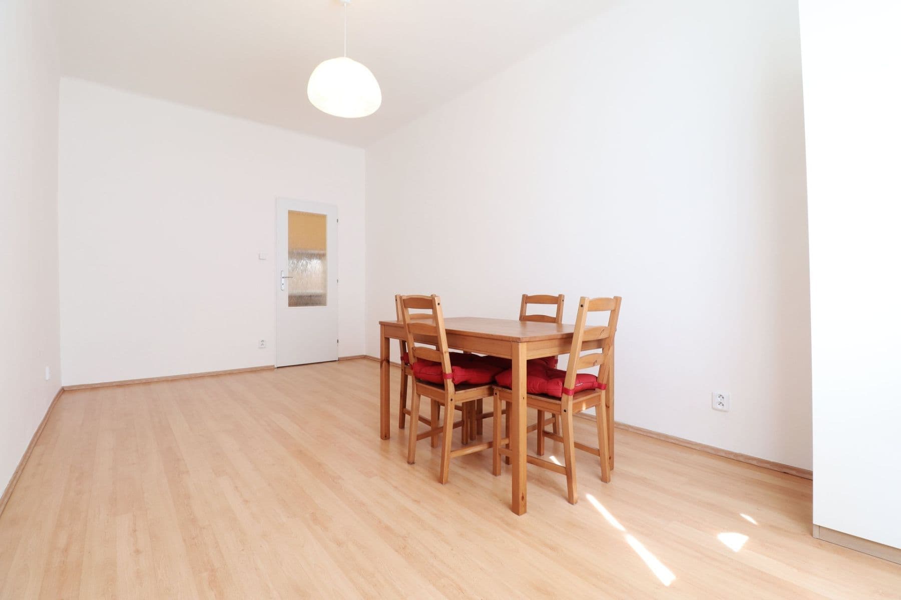Prenájom bytu 2-izbový 40 m², Buchovcova, Praha, Praha Prenájom bytu 2-izbový 40 m², Buchovcova, Praha, Praha