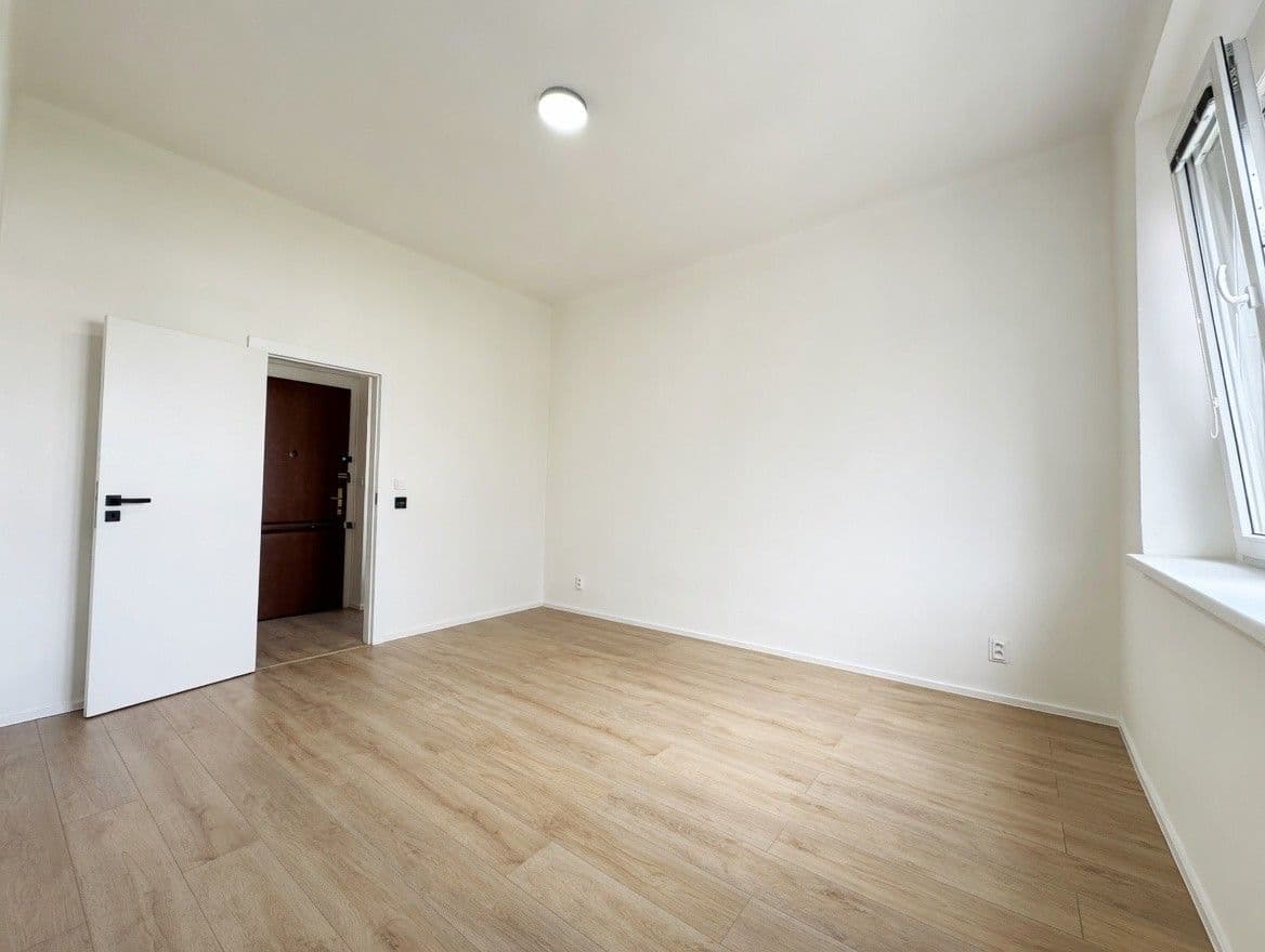 Predaj bytu 2-izbový 43 m², M. J. Lermontova, Praha, Praha Predaj bytu 2-izbový 43 m², M. J. Lermontova, Praha, Praha