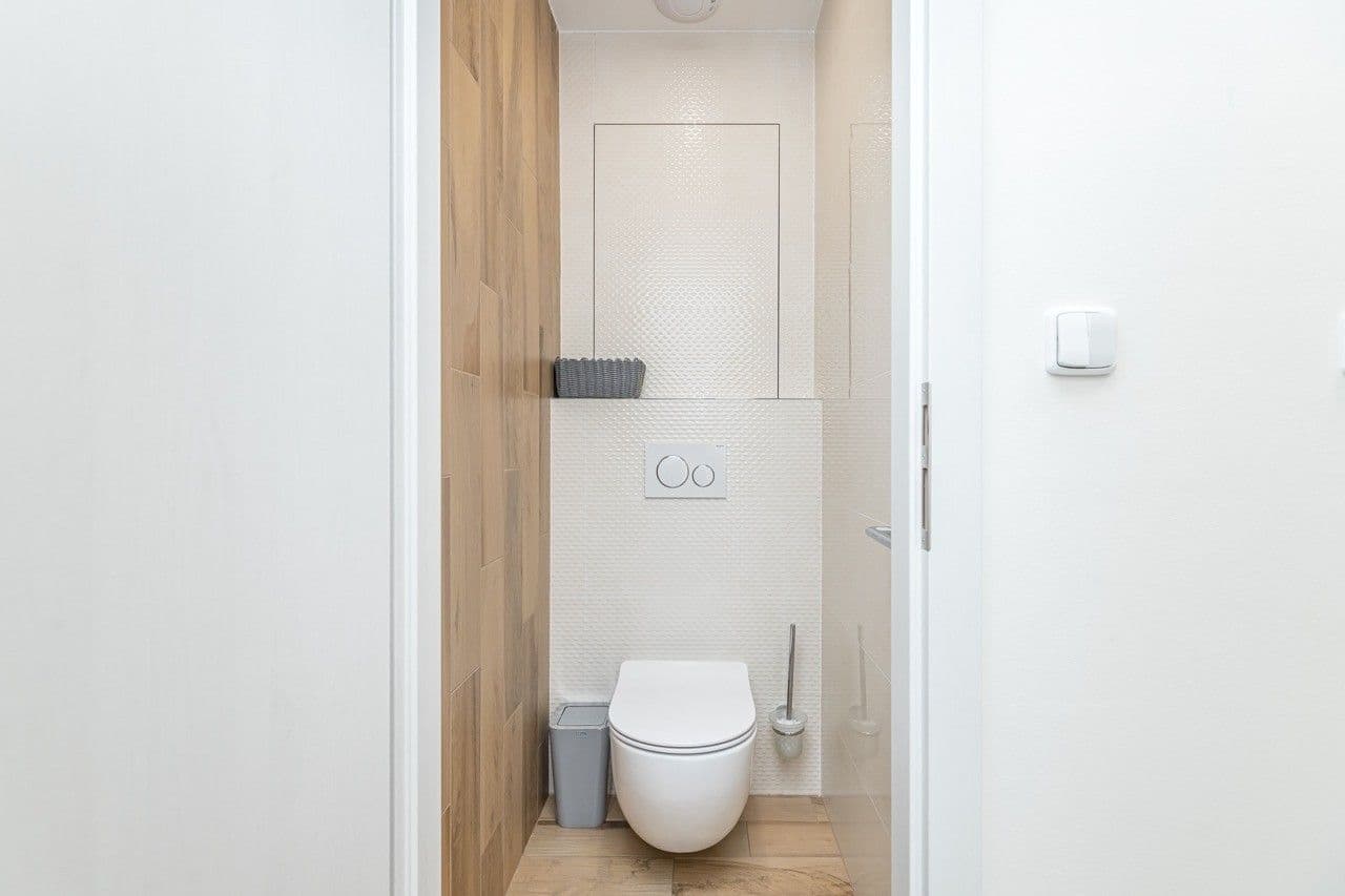 Prenájom bytu 2-izbový 51 m², Sečská, Praha, Praha Prenájom bytu 2-izbový 51 m², Sečská, Praha, Praha