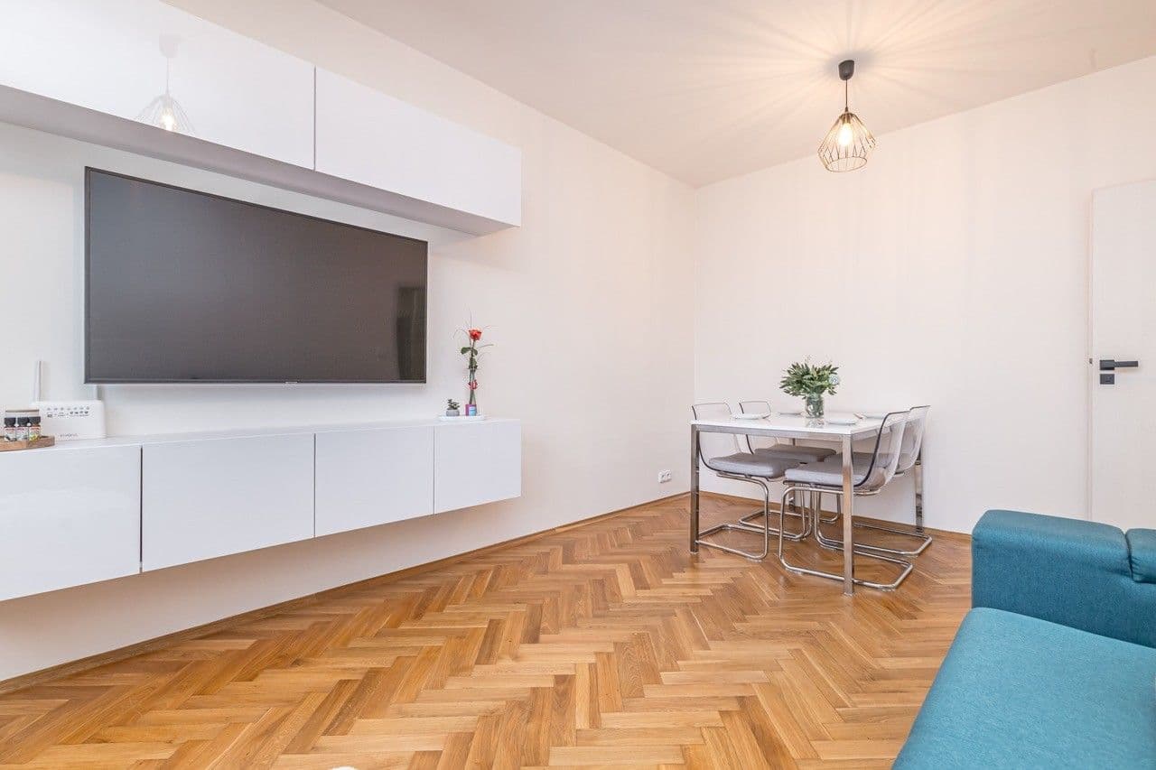 Prenájom bytu 2-izbový 51 m², Sečská, Praha, Praha Prenájom bytu 2-izbový 51 m², Sečská, Praha, Praha