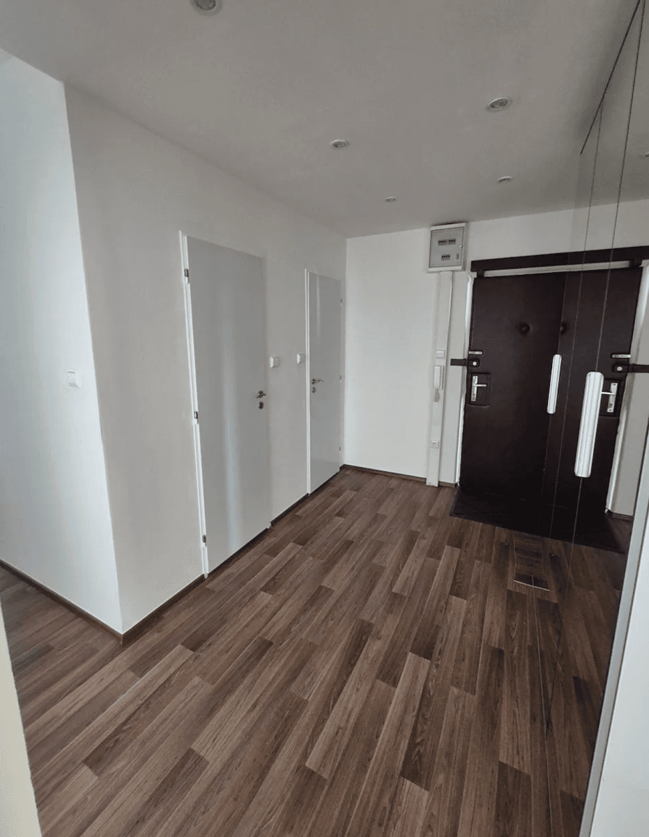 Prenájom bytu 3-izbový 76 m², Dobevská, Praha, Praha Prenájom bytu 3-izbový 76 m², Dobevská, Praha, Praha
