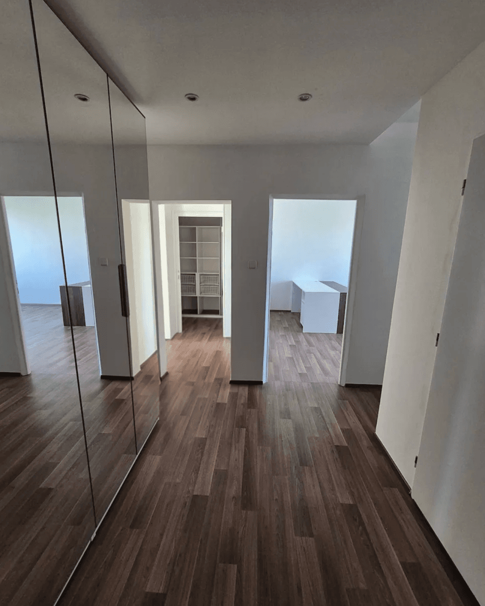 Prenájom bytu 3-izbový 76 m², Dobevská, Praha, Praha Prenájom bytu 3-izbový 76 m², Dobevská, Praha, Praha