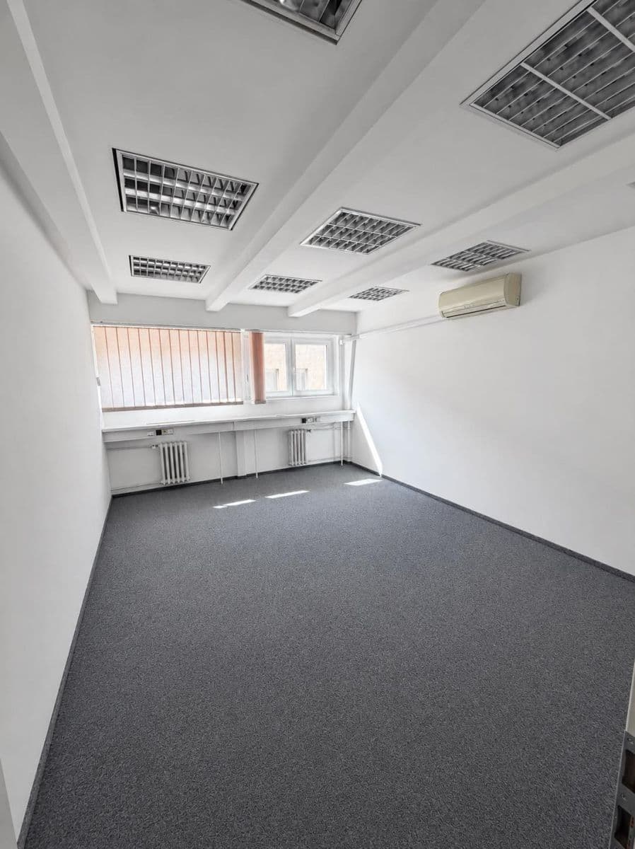 Prenájom kancelárie 20 m², Křižíkova, Praha, Praha Prenájom kancelárie 20 m², Křižíkova, Praha, Praha