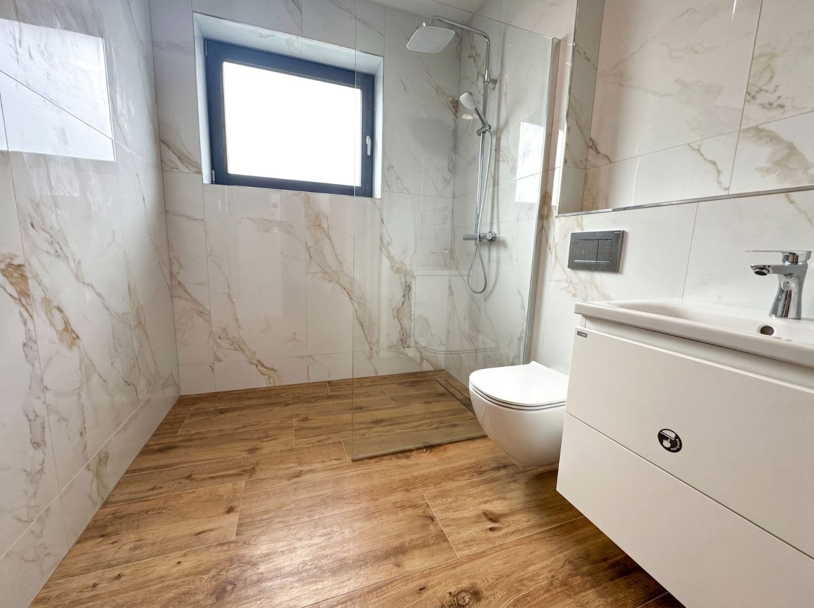 Predaj domu 257 m², pozemok 292 m², Lipovická, Praha, Praha Predaj domu 257 m², pozemok 292 m², Lipovická, Praha, Praha