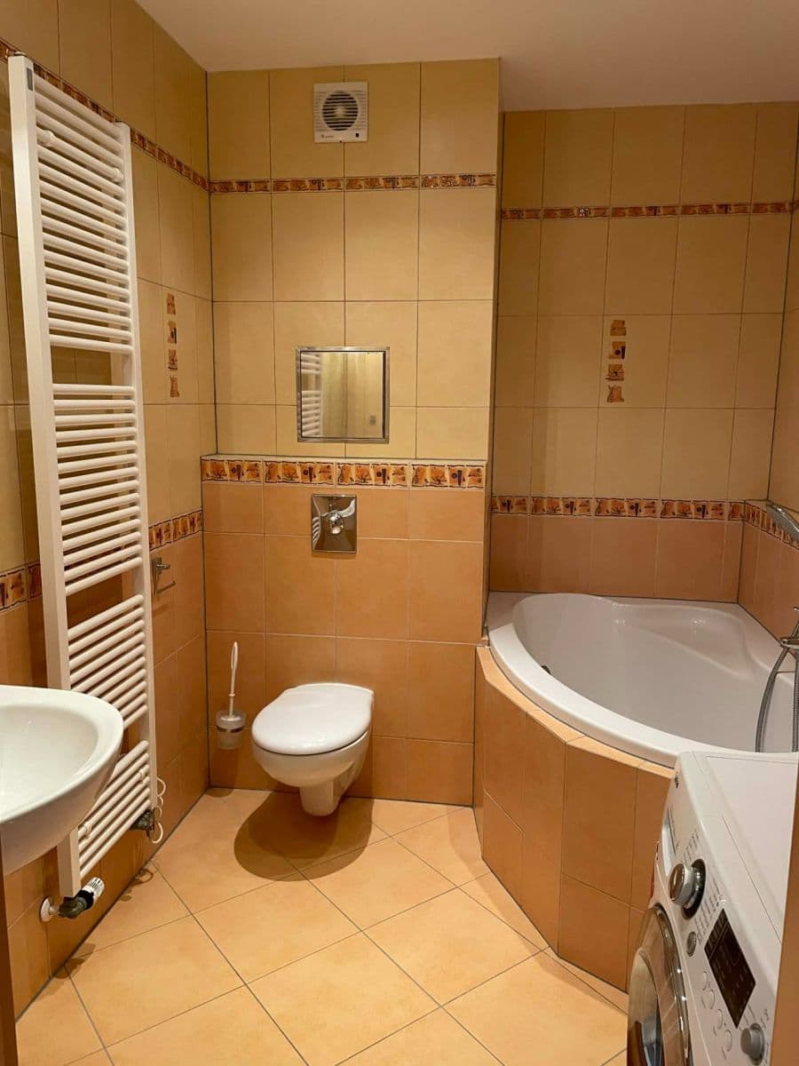 Prenájom bytu 2-izbový 66 m², Mikanova, Praha, Praha Prenájom bytu 2-izbový 66 m², Mikanova, Praha, Praha