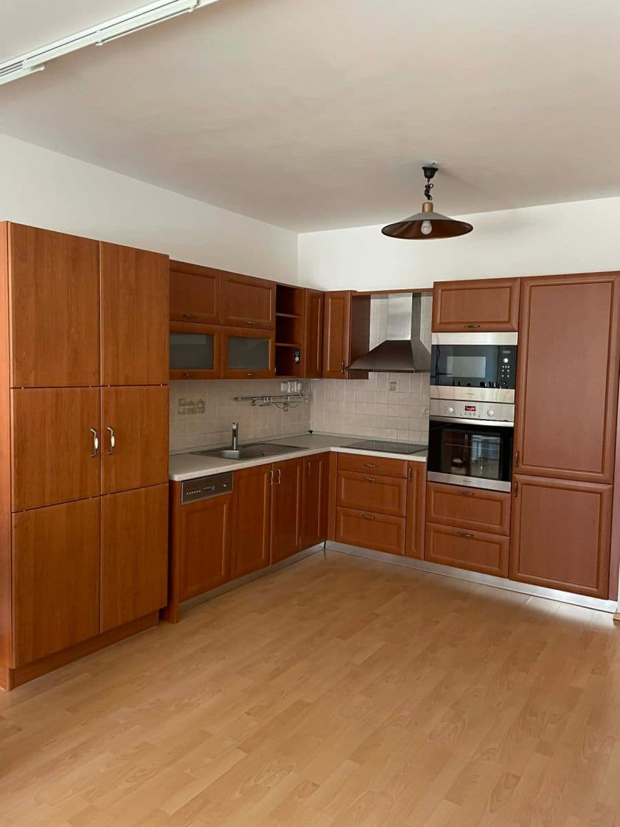Prenájom bytu 2-izbový 66 m², Mikanova, Praha, Praha Prenájom bytu 2-izbový 66 m², Mikanova, Praha, Praha