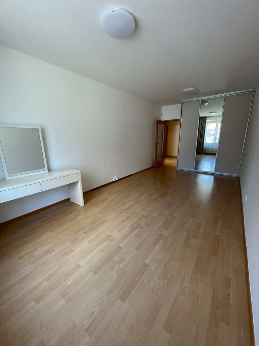 Prenájom bytu 2-izbový 66 m², Mikanova, Praha, Praha Prenájom bytu 2-izbový 66 m², Mikanova, Praha, Praha