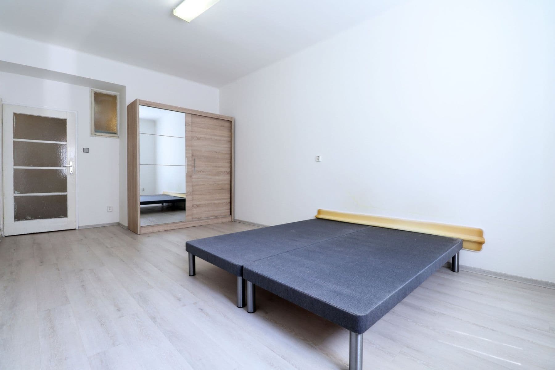 Prenájom bytu 1-izbový 44 m², Husinecká, Praha, Praha Prenájom bytu 1-izbový 44 m², Husinecká, Praha, Praha