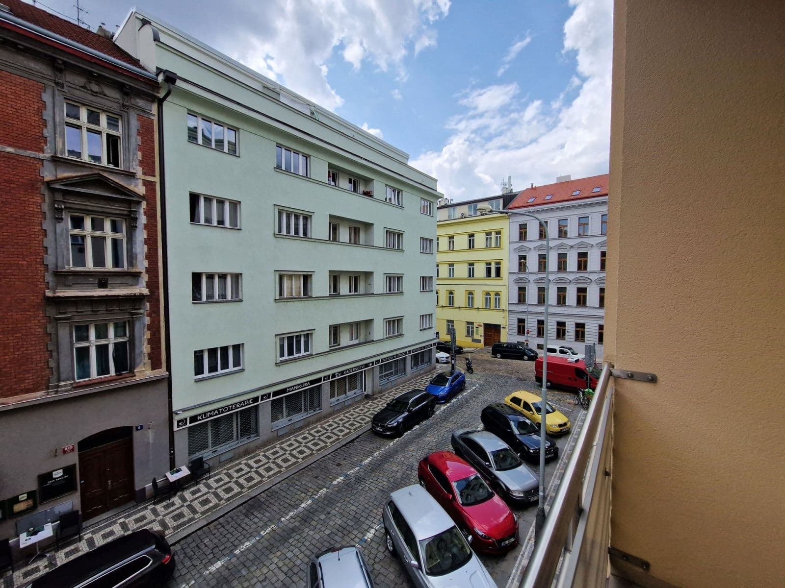 Prenájom bytu 1-izbový 44 m², Husinecká, Praha, Praha Prenájom bytu 1-izbový 44 m², Husinecká, Praha, Praha