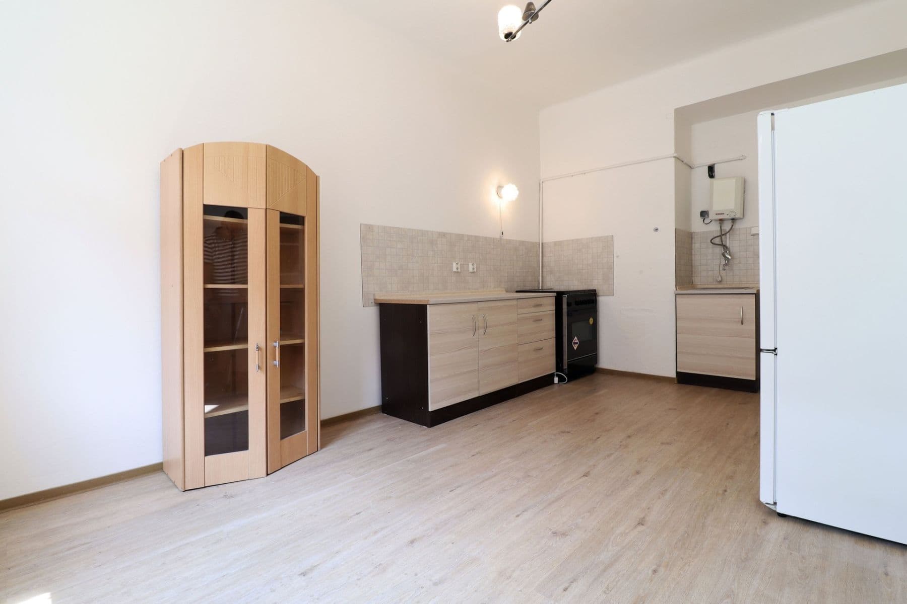Prenájom bytu 1-izbový 44 m², Husinecká, Praha, Praha Prenájom bytu 1-izbový 44 m², Husinecká, Praha, Praha