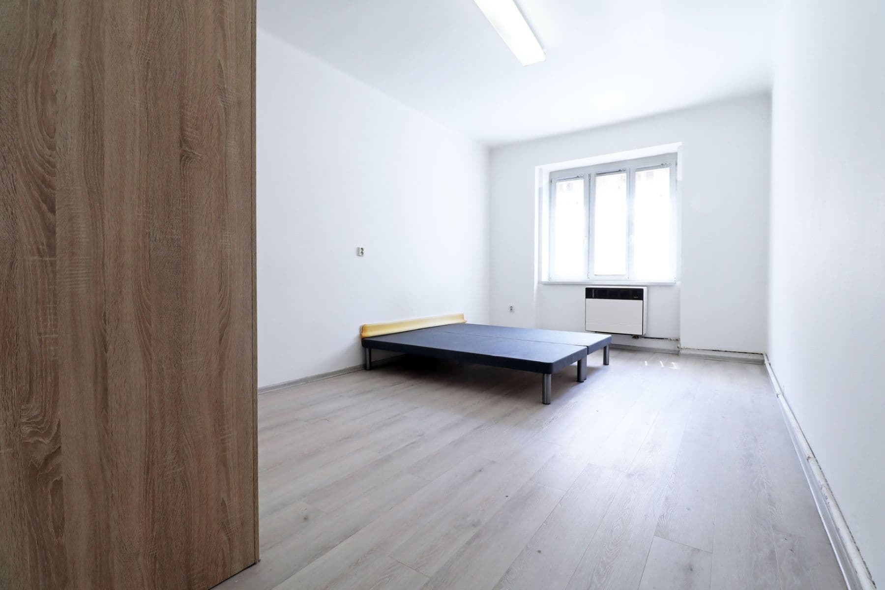 Prenájom bytu 1-izbový 44 m², Husinecká, Praha, Praha Prenájom bytu 1-izbový 44 m², Husinecká, Praha, Praha