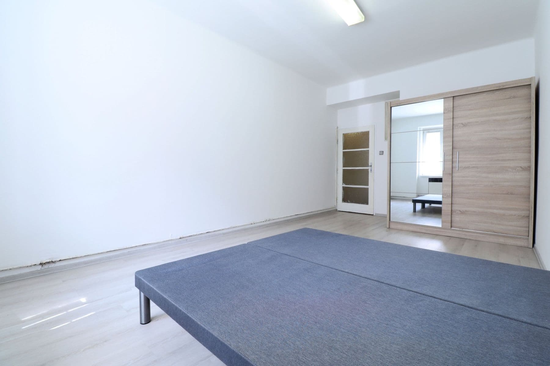Prenájom bytu 1-izbový 44 m², Husinecká, Praha, Praha Prenájom bytu 1-izbový 44 m², Husinecká, Praha, Praha