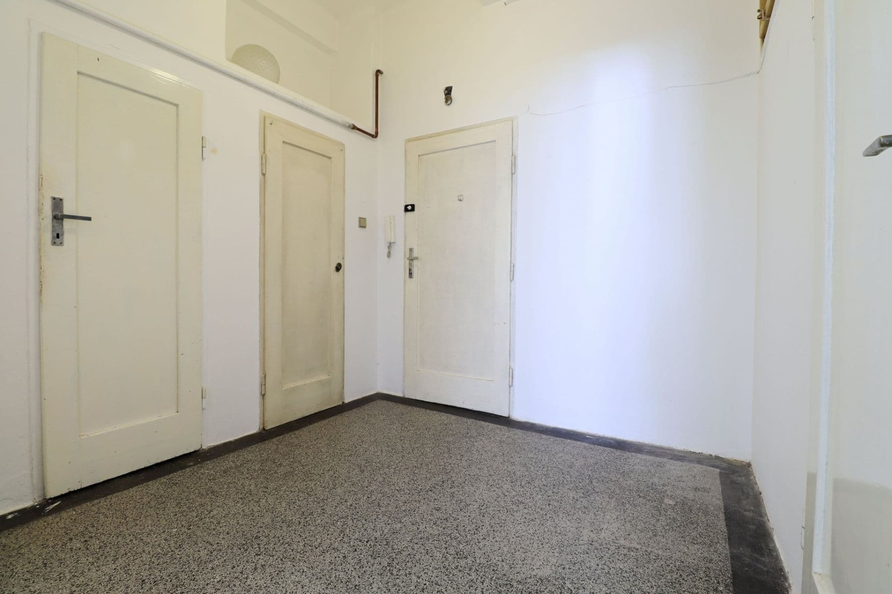Prenájom bytu 1-izbový 44 m², Husinecká, Praha, Praha Prenájom bytu 1-izbový 44 m², Husinecká, Praha, Praha