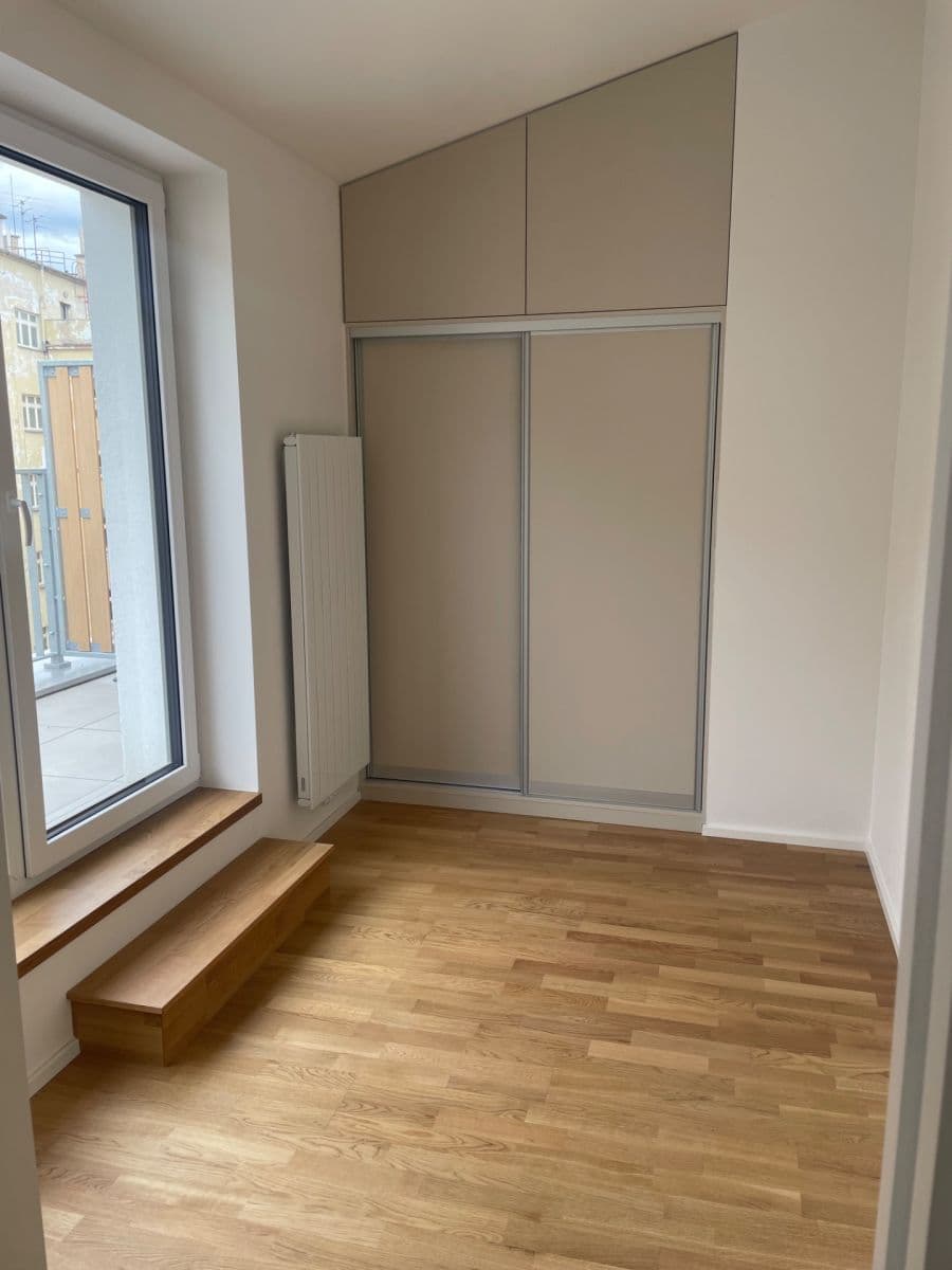 Prenájom bytu 2-izbový 34 m², Krymská, Praha, Praha Prenájom bytu 2-izbový 34 m², Krymská, Praha, Praha