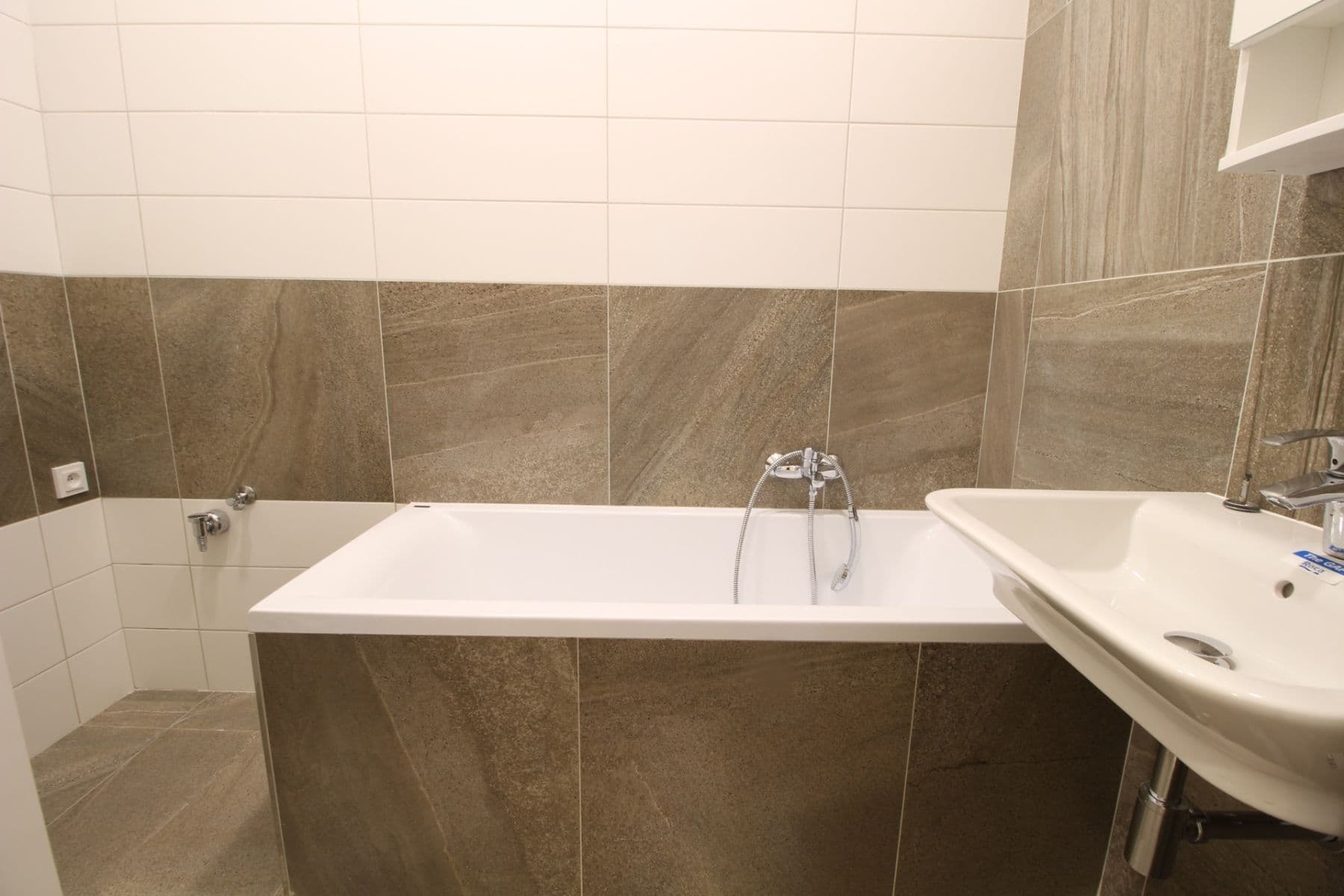 Prenájom bytu 2-izbový 51 m², Freyova, Praha, Praha Prenájom bytu 2-izbový 51 m², Freyova, Praha, Praha