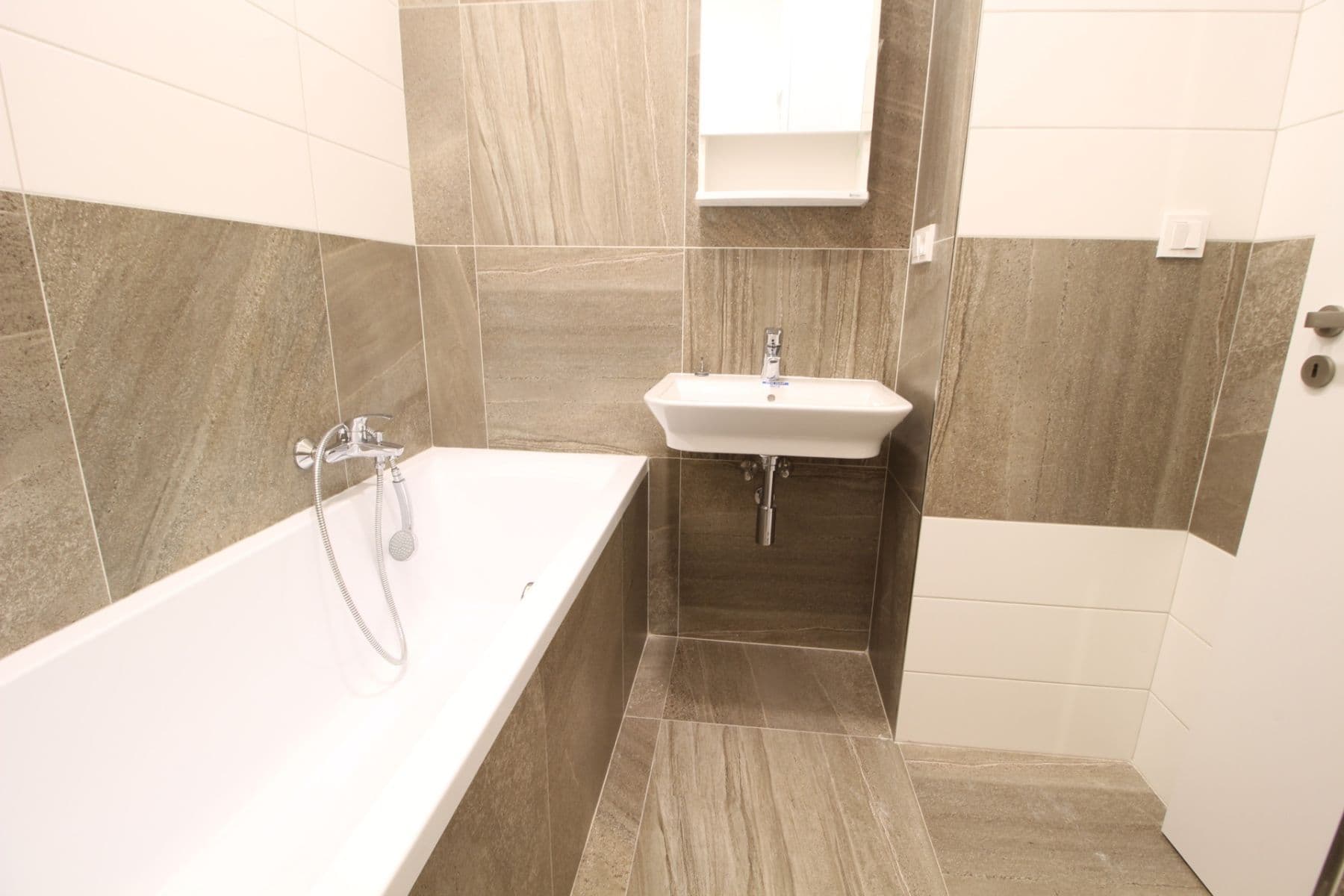 Prenájom bytu 2-izbový 51 m², Freyova, Praha, Praha Prenájom bytu 2-izbový 51 m², Freyova, Praha, Praha