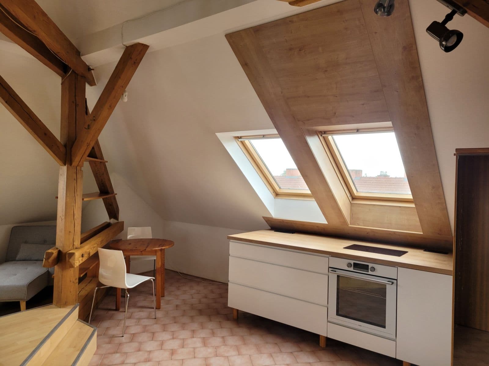 Prenájom bytu 2-izbový 65 m², Albertova, Hradec Králové, Královéhradecký kraj Prenájom bytu 2-izbový 65 m², Albertova, Hradec Králové, Královéhradecký kraj