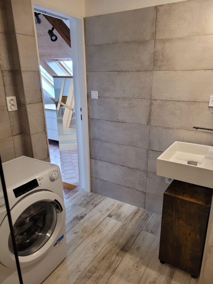 Prenájom bytu 2-izbový 65 m², Albertova, Hradec Králové, Královéhradecký kraj Prenájom bytu 2-izbový 65 m², Albertova, Hradec Králové, Královéhradecký kraj