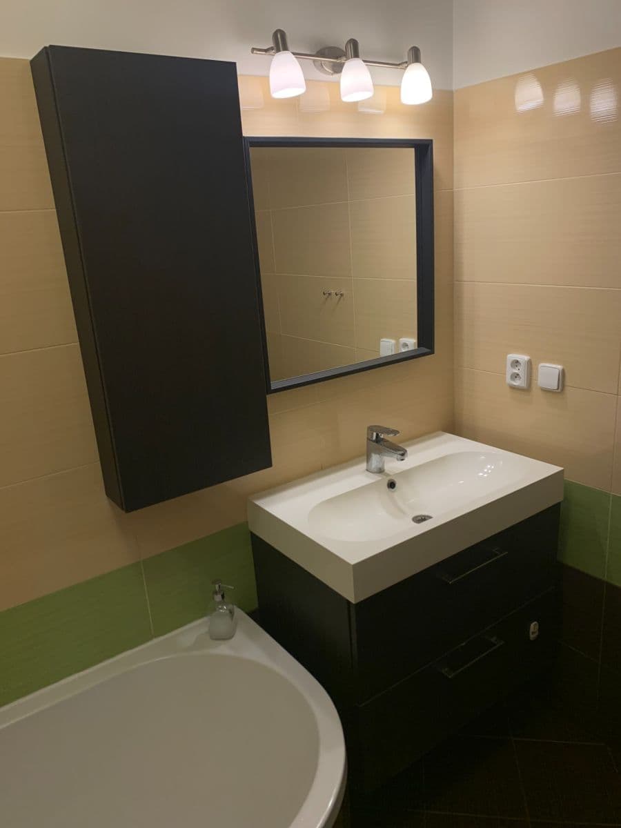 Predaj bytu 3-izbový 80 m², Čeljabinská, Praha, Praha Predaj bytu 3-izbový 80 m², Čeljabinská, Praha, Praha