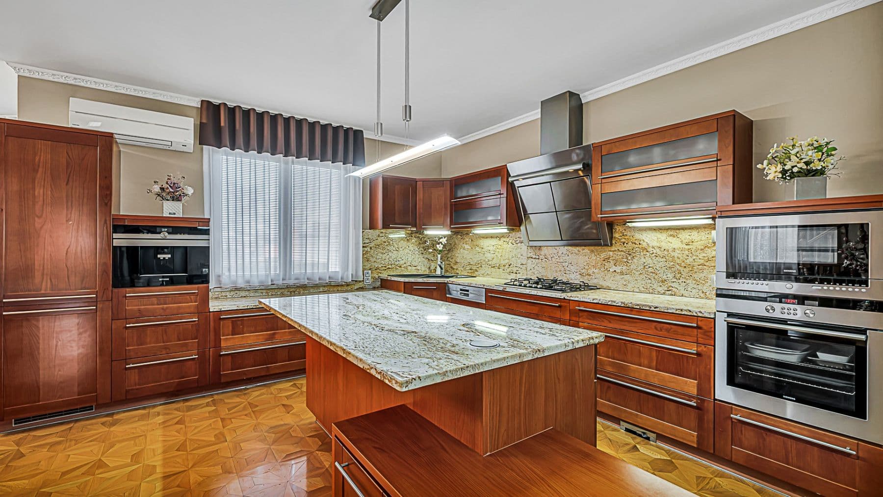 Predaj domu 285 m², pozemek 474 m², Obrovského, Praha, Praha Predaj domu 285 m², pozemek 474 m², Obrovského, Praha, Praha