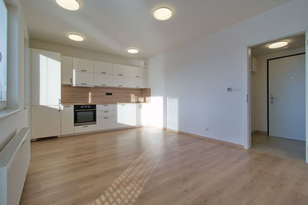 Prenájom bytu 1-izbový 30 m², Kbelská, Praha, Praha Prenájom bytu 1-izbový 30 m², Kbelská, Praha, Praha