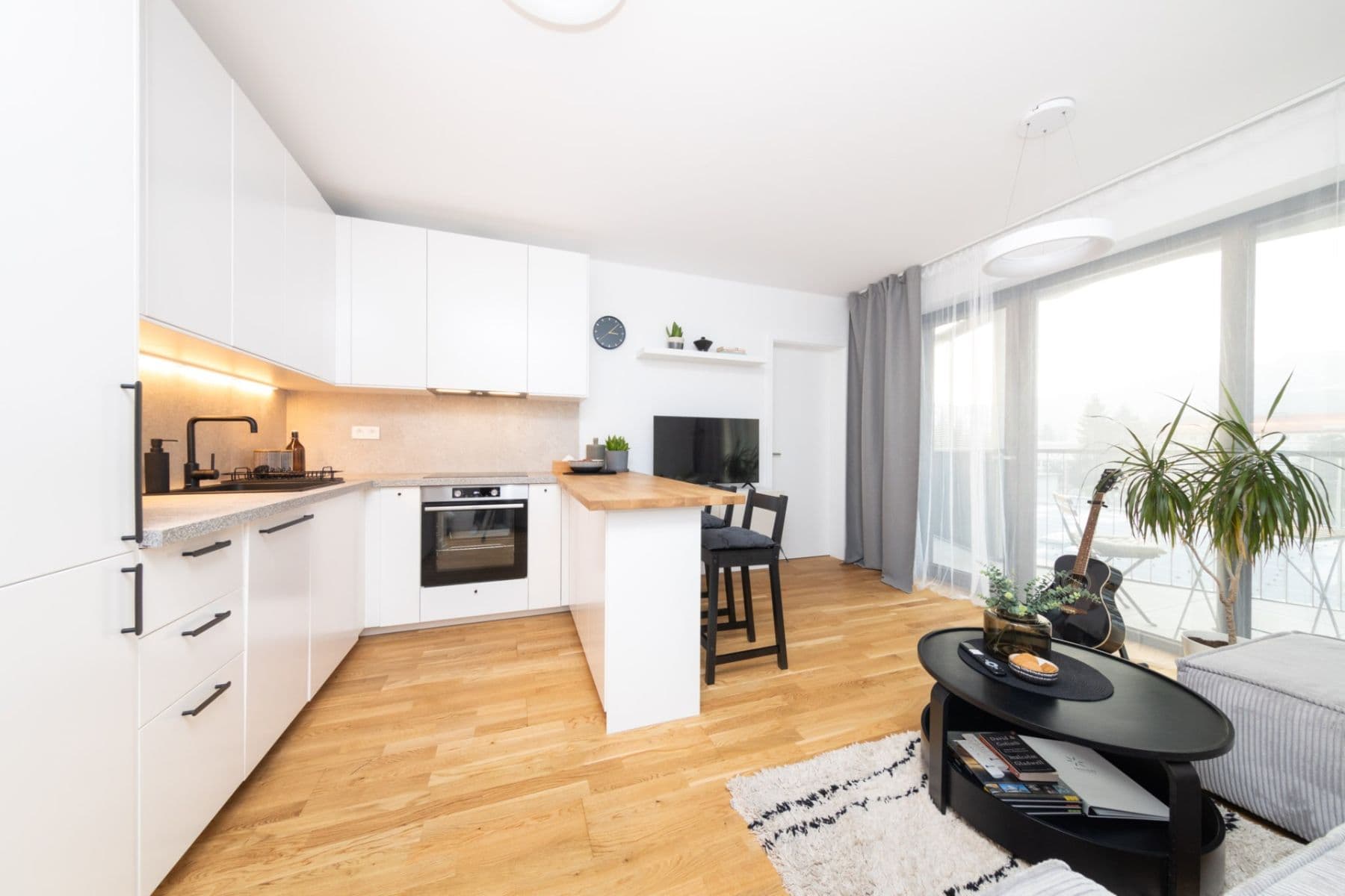 Prenájom bytu 2-izbový 54 m², Račianska, Nové Mesto, Bratislavský kraj Prenájom bytu 2-izbový 54 m², Račianska, Nové Mesto, Bratislavský kraj