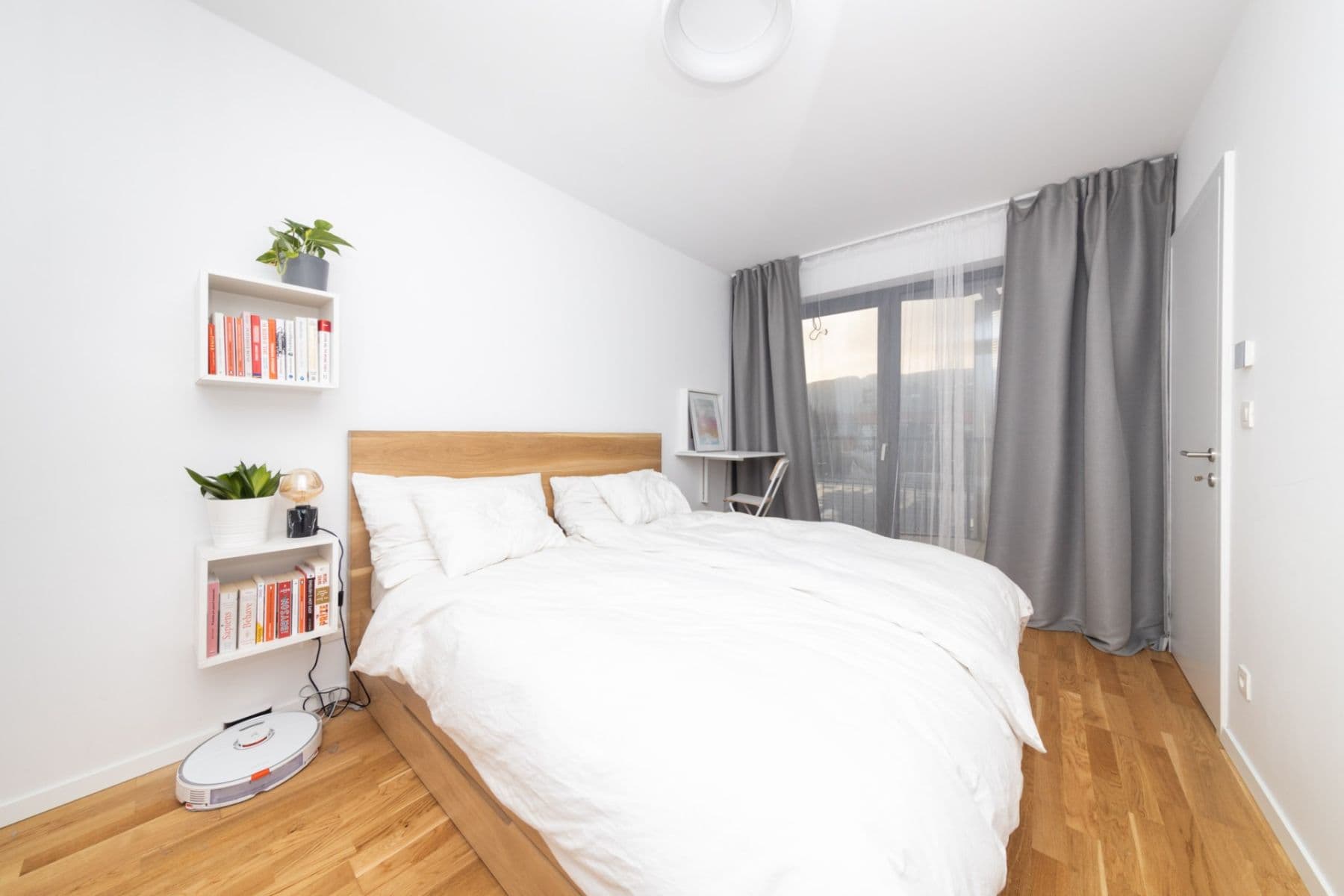 Prenájom bytu 2-izbový 54 m², Račianska, Nové Mesto, Bratislavský kraj Prenájom bytu 2-izbový 54 m², Račianska, Nové Mesto, Bratislavský kraj