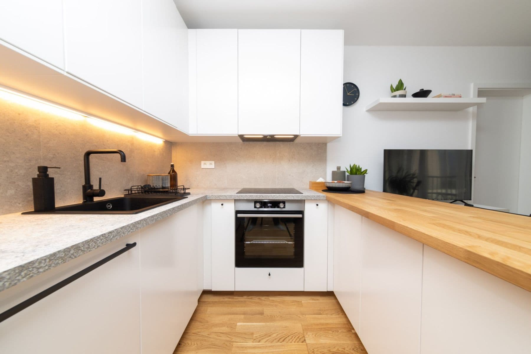 Prenájom bytu 2-izbový 54 m², Račianska, Nové Mesto, Bratislavský kraj Prenájom bytu 2-izbový 54 m², Račianska, Nové Mesto, Bratislavský kraj