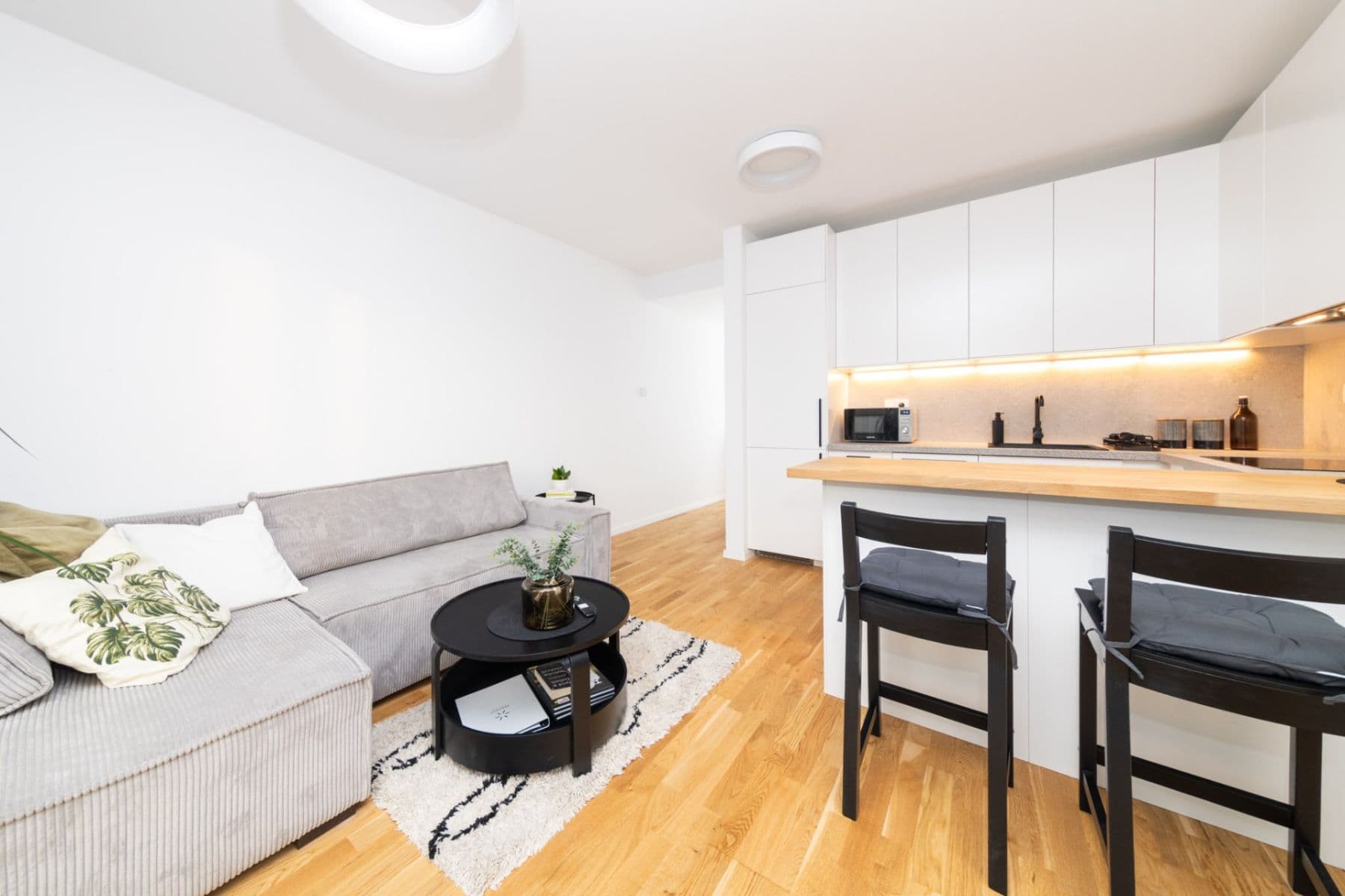 Prenájom bytu 2-izbový 54 m², Račianska, Nové Mesto, Bratislavský kraj Prenájom bytu 2-izbový 54 m², Račianska, Nové Mesto, Bratislavský kraj